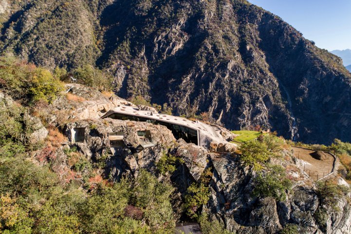 haus_im_felsen_reinhold_messner_2014-11-14_14_albrecht_auer.jpg